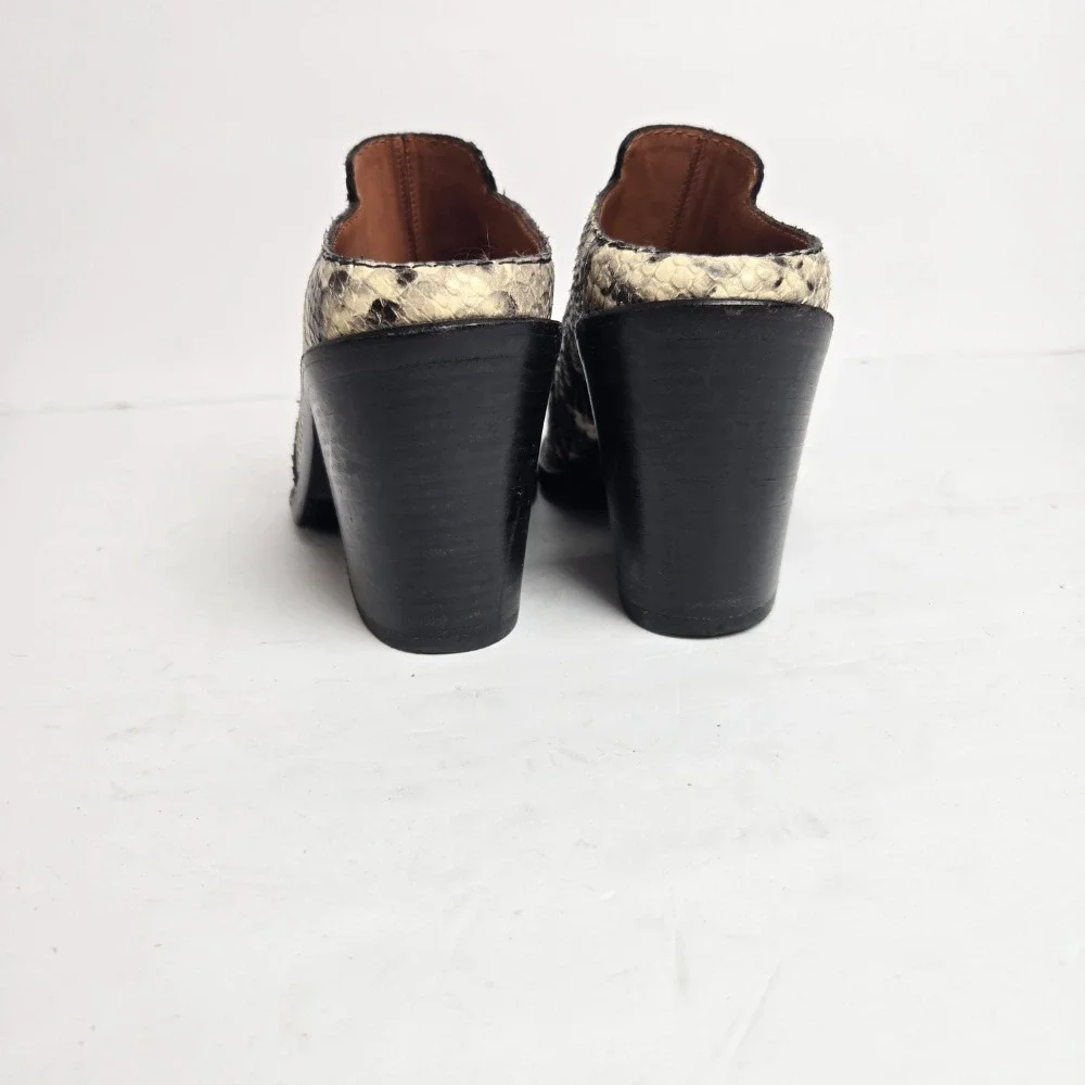 Aquatalia Women's Size 6.5 Leather Ivory Black Snakeskin Slip On‎ Heeled Booties